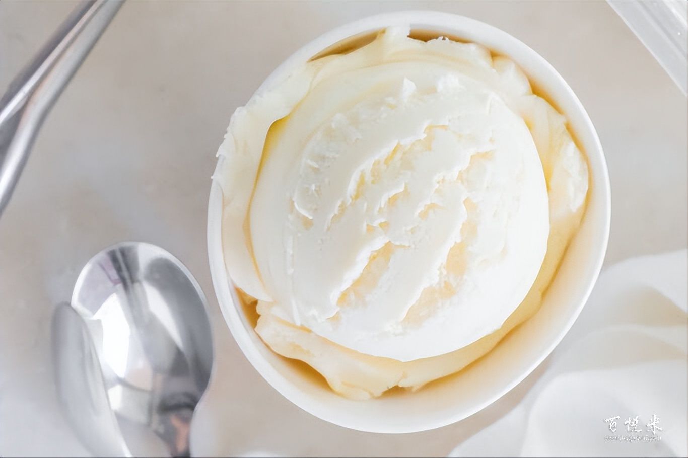 想吃冰淇淋，不如自己在家做，奶香十足，一次吃個(gè)夠